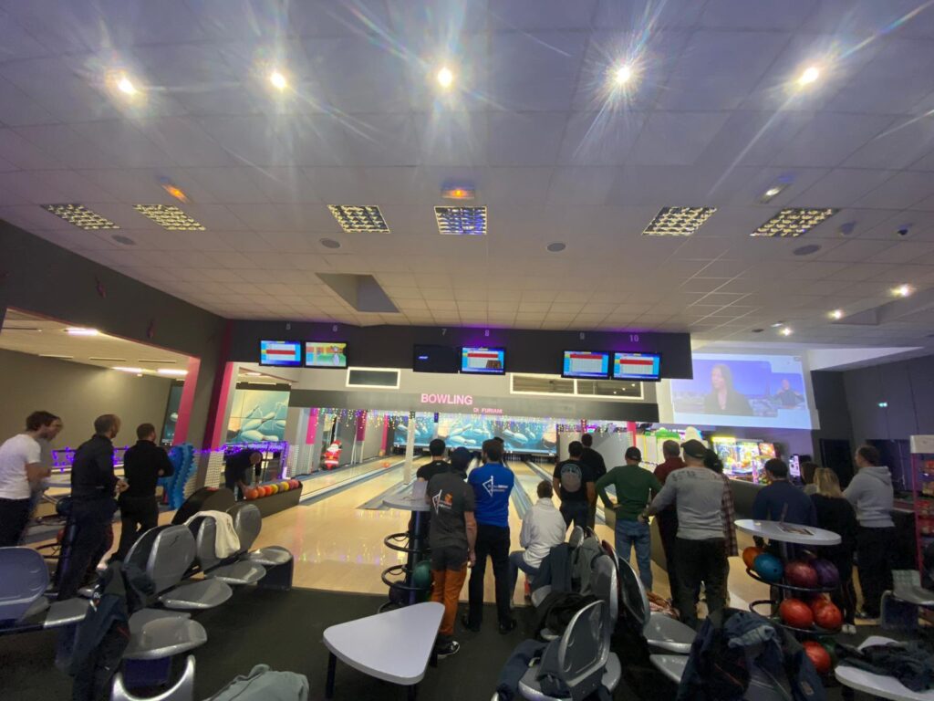 Bowling où chacun vise le strike, mais certains finissent dans la rigole (on ne donne pas de noms)​